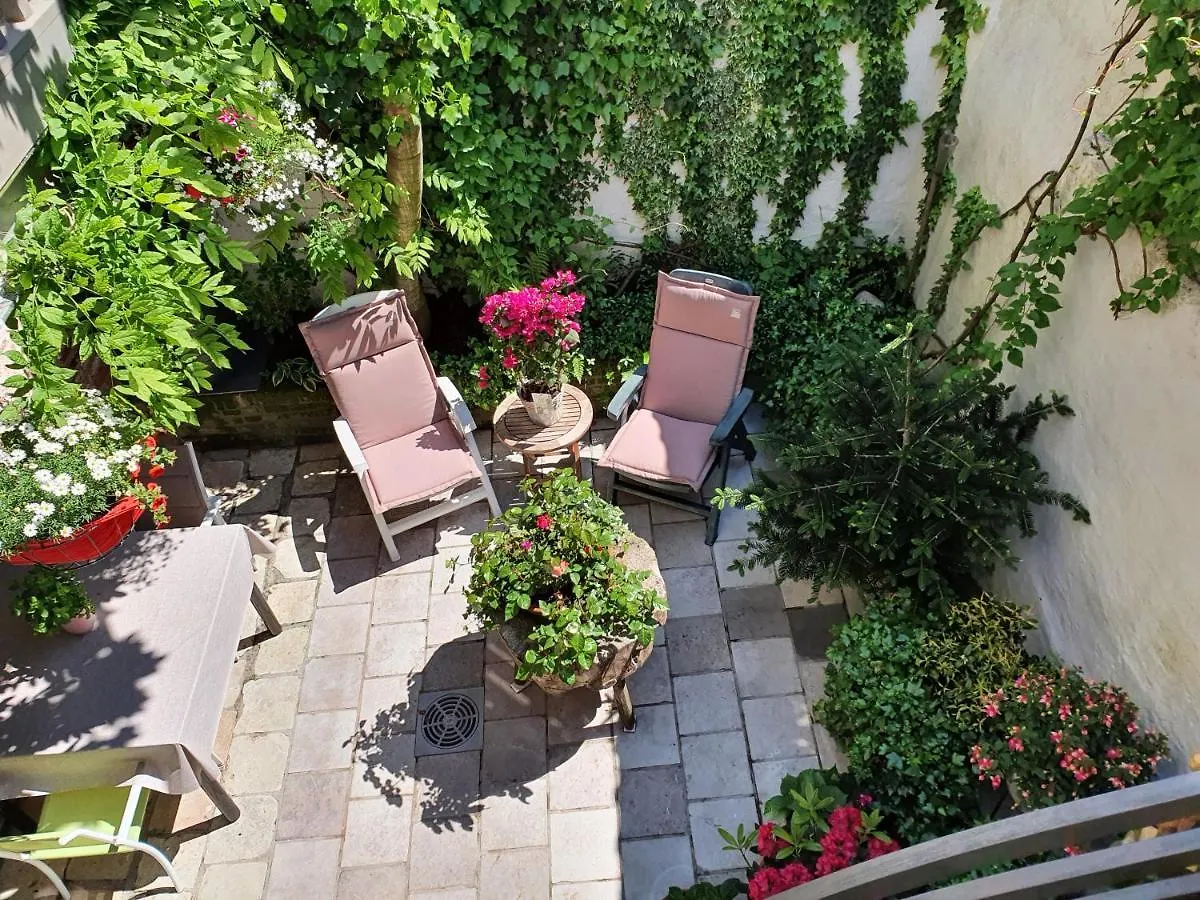 Bed and Breakfast B&B Huyze Walburga Μπριζ