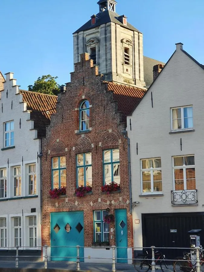 B&B Huyze Walburga Bruges Bed & Breakfast